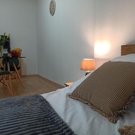 Cztery Katy W Rynku Apartment Walbrzych Bagian luar foto