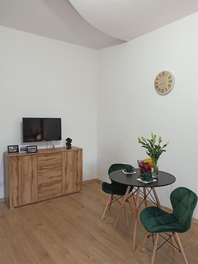 Cztery Katy W Rynku Apartment Walbrzych Bagian luar foto