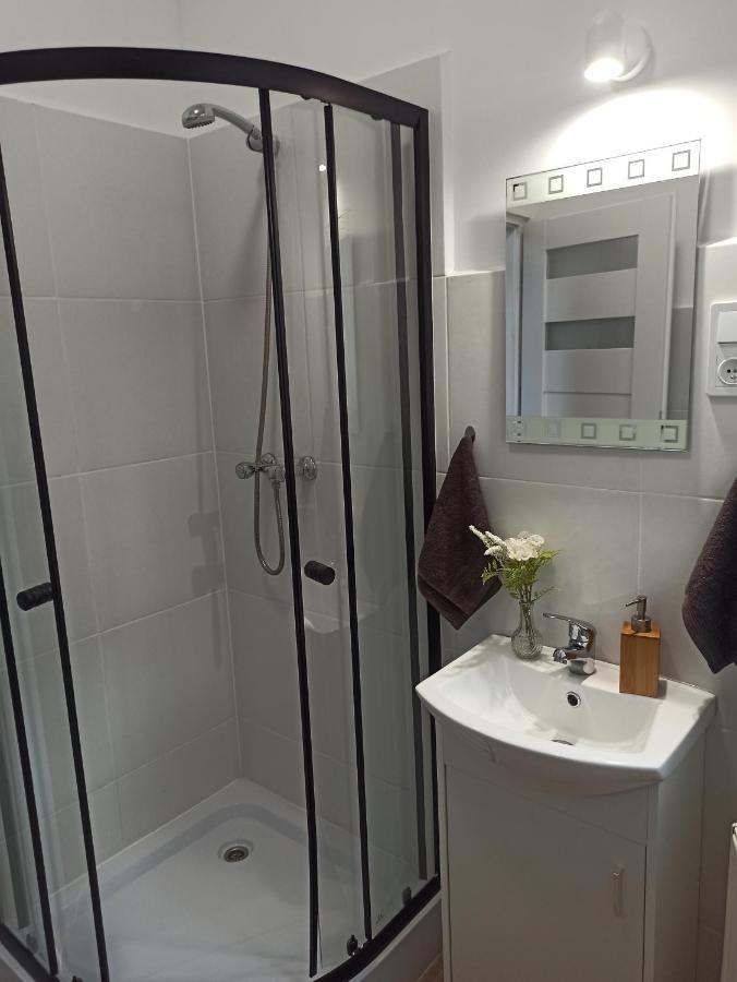 Cztery Katy W Rynku Apartment Walbrzych Bagian luar foto
