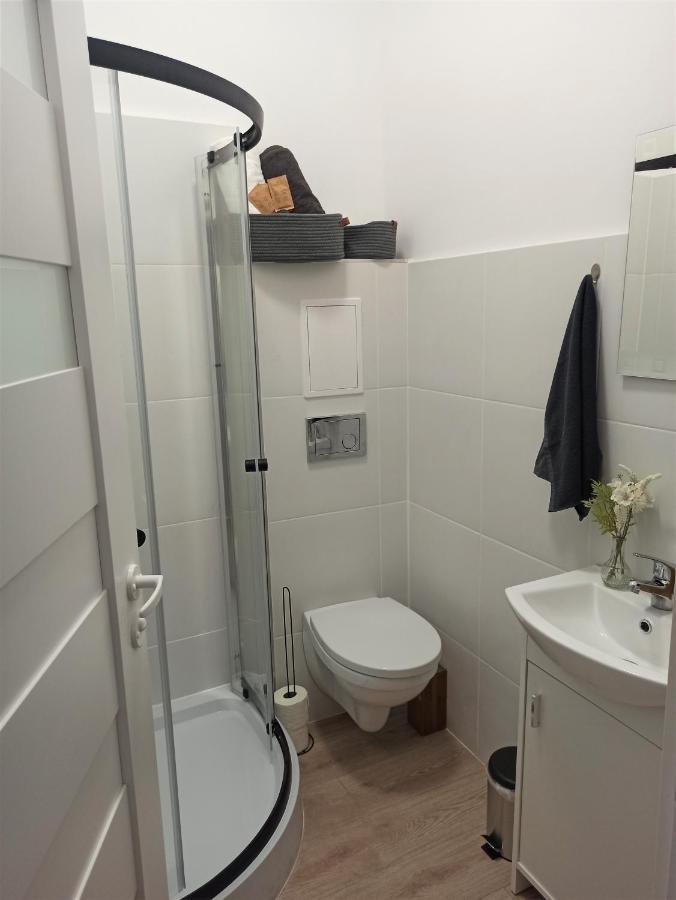 Cztery Katy W Rynku Apartment Walbrzych Bagian luar foto