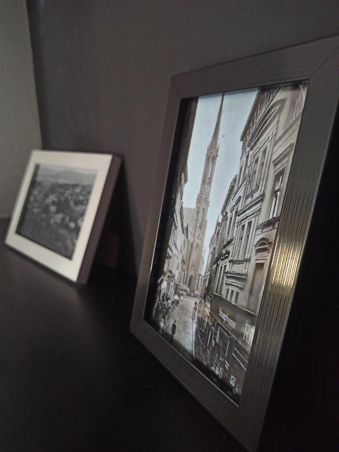Cztery Katy W Rynku Apartment Walbrzych Bagian luar foto